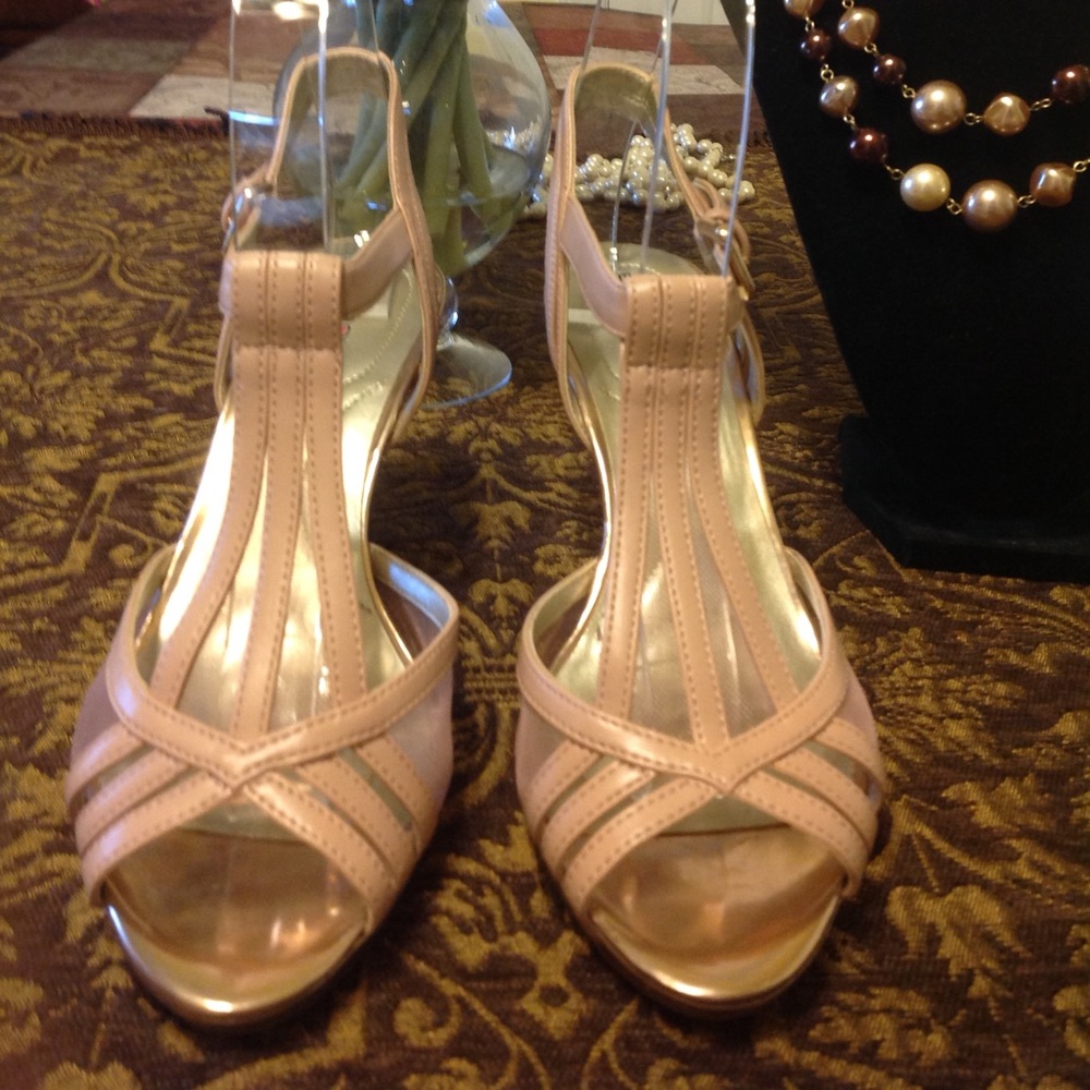 Bandolino Sandals